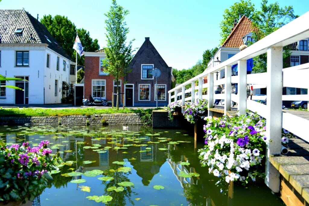Op zoek naar een opleiding tot mediator in de buurt van Weesp? Start met onze basisopleiding in Hilversum.